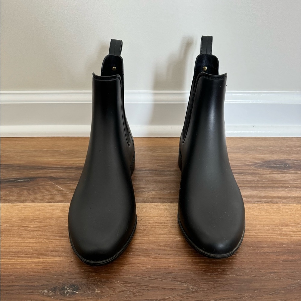 Tinsley Matte Chelsea Rain Booties | Size 8 | Great condition